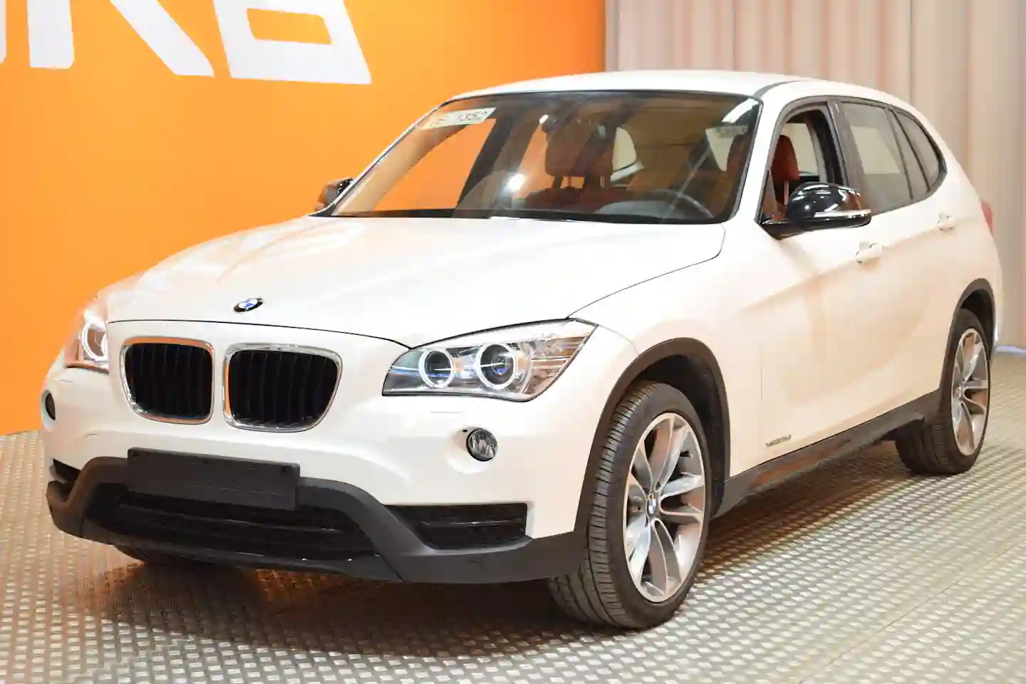Car Image - xQtD4Z5BuJfAoDk54j3oY