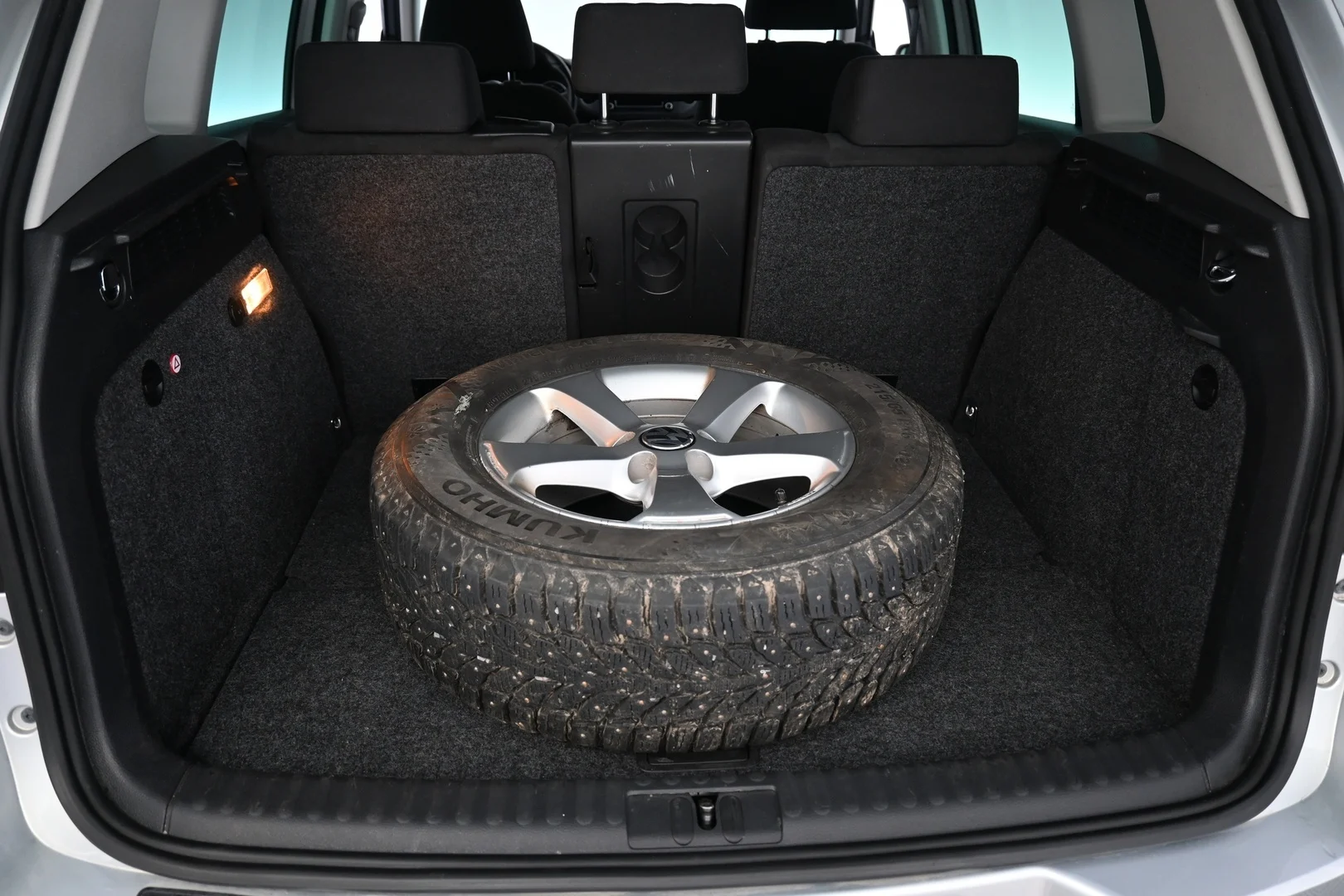 Car Image - JBIwQaRBCRzaSCGouq8tU