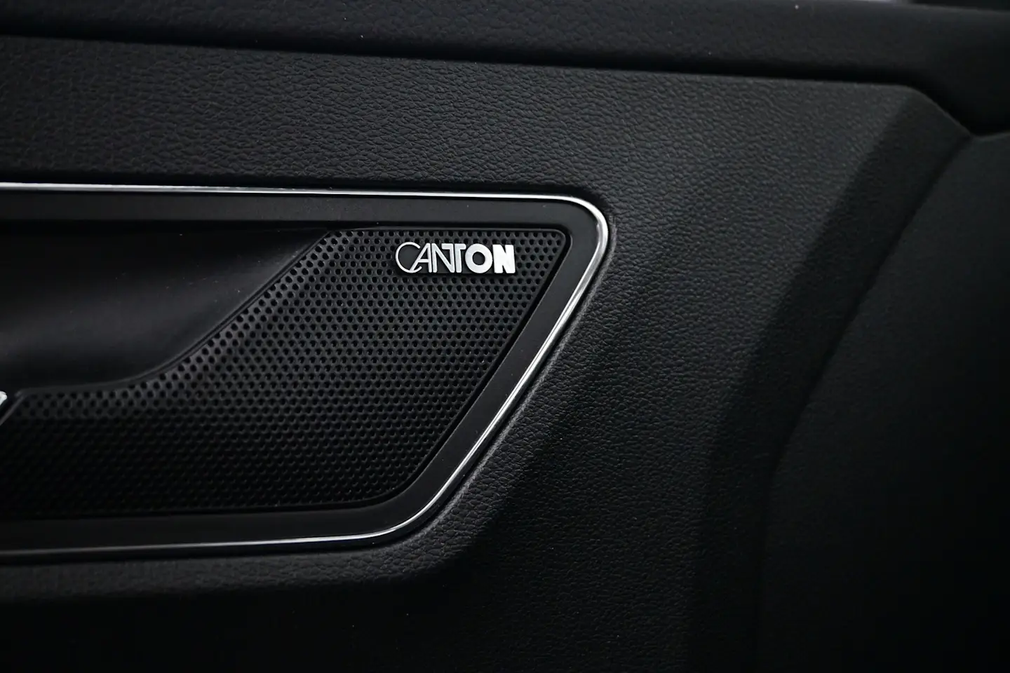 Car Image - 1cvLyFUGNoJ42Rsc3Z0OyB