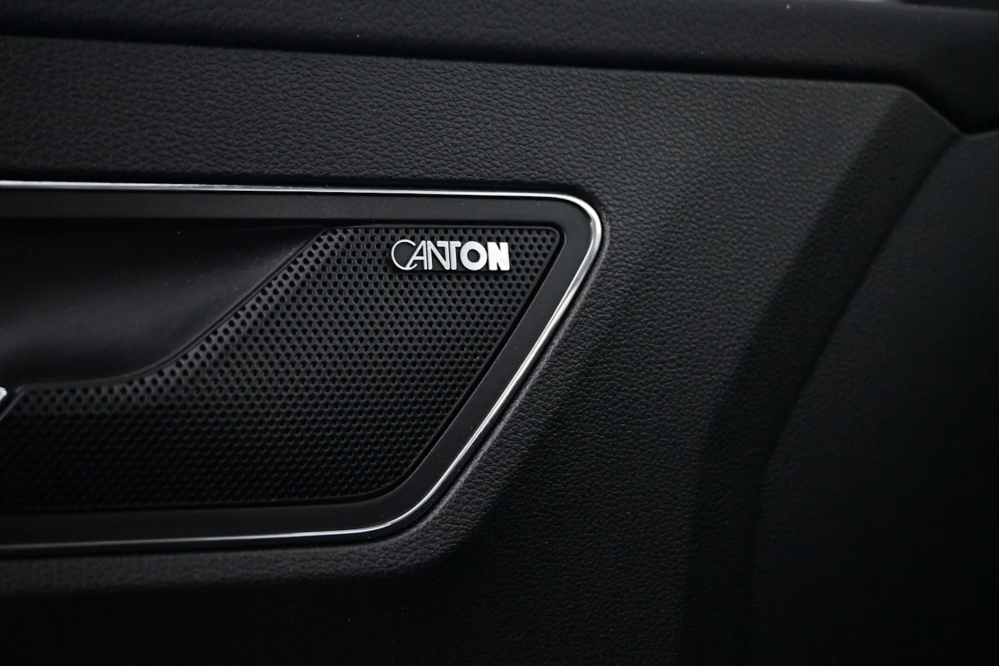 Car Image - 1cvLyFUGNoJ42Rsc3Z0OyB
