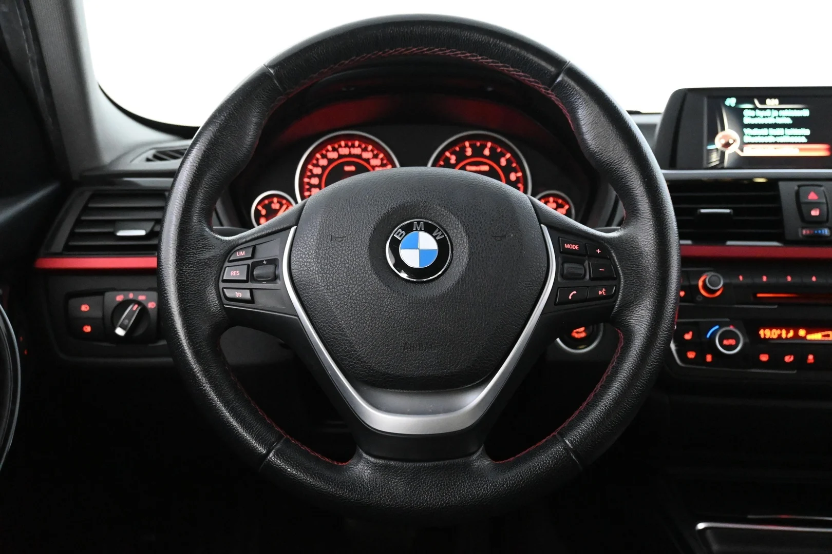 Car Image - 6QxDa8B4Y9ctJ4tv0pW524