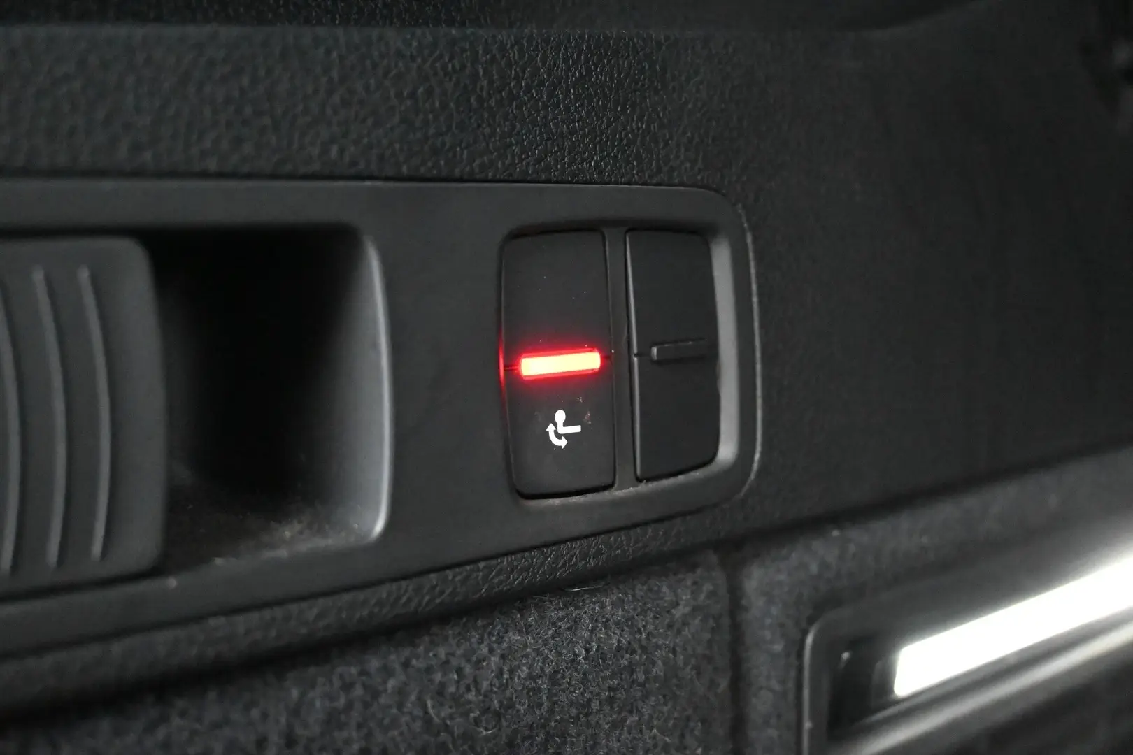 Car Image - 1vKyXzxfyQXvXH50IzAmum