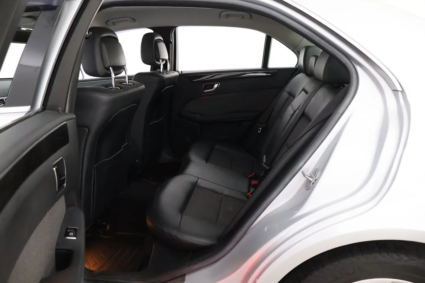 Car Image - 5M5KzdrU7aPhcvEv6EBpM8
