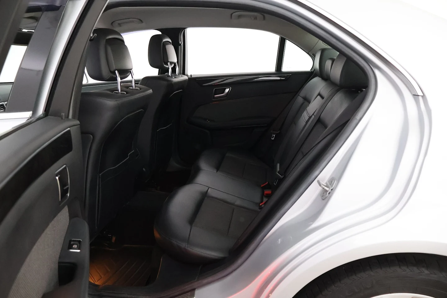 Car Image - 5M5KzdrU7aPhcvEv6EBpM8