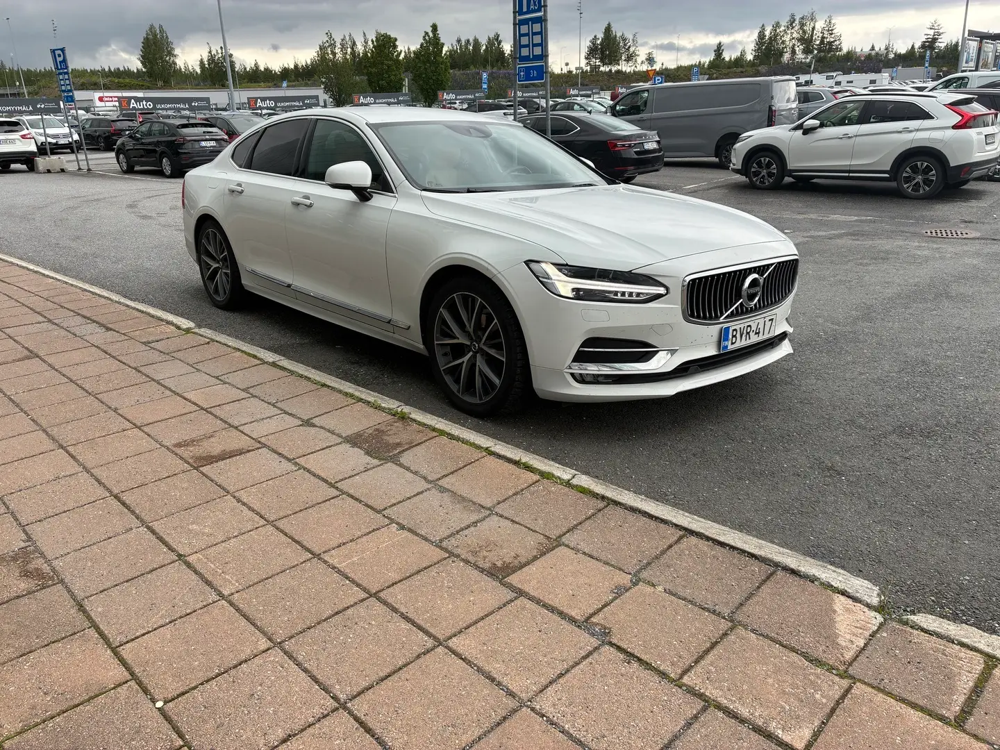 Car Image - ZY2iYpT4RiyF0UYQ0eXrN