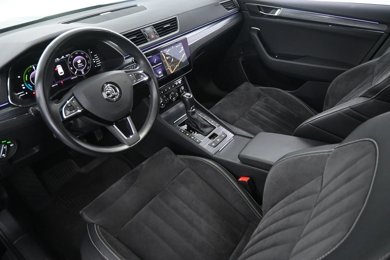 Car Image - zUvqFzreCXsyLiNV7CtkP