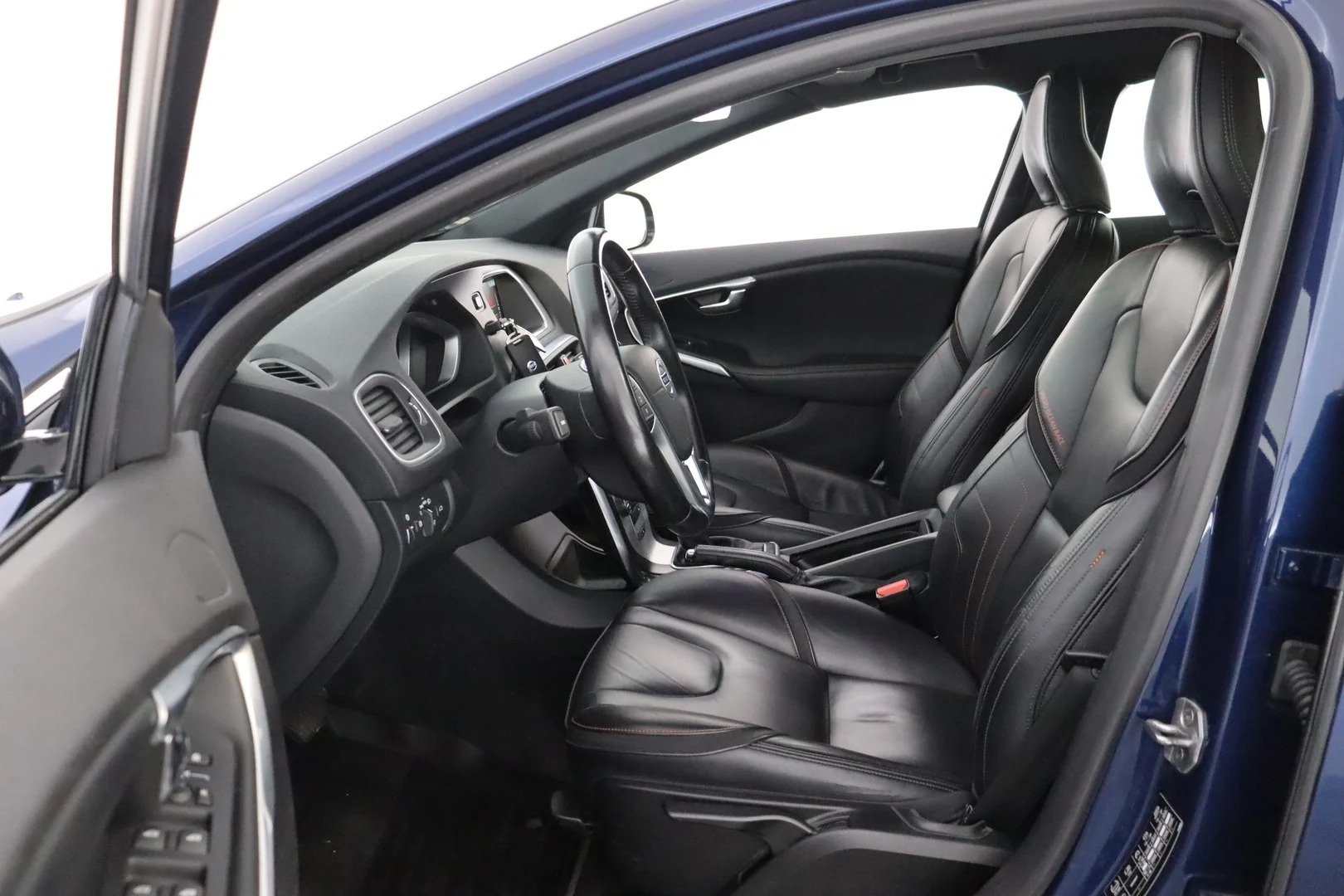 Car Image - 25qH4XHa2OBVyCC015xiyX