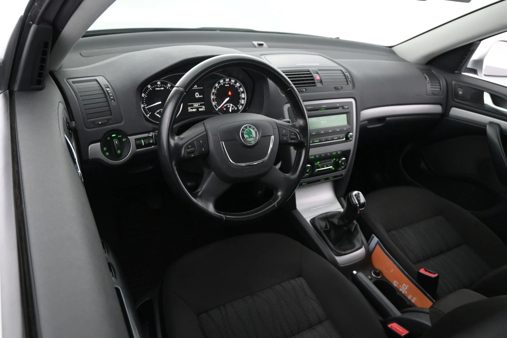 Car Image - 2zrDk9AeDntnqM2LsiRzbS