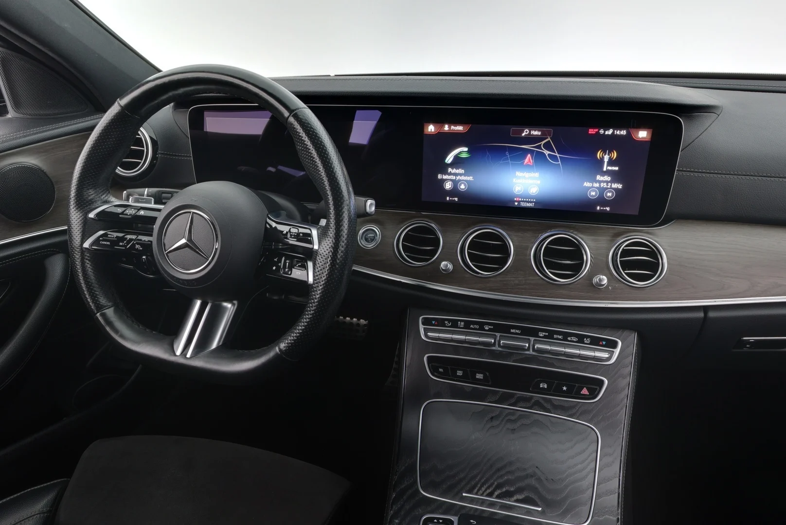Car Image - 71MffOsjrAcm2Vr70eynYz