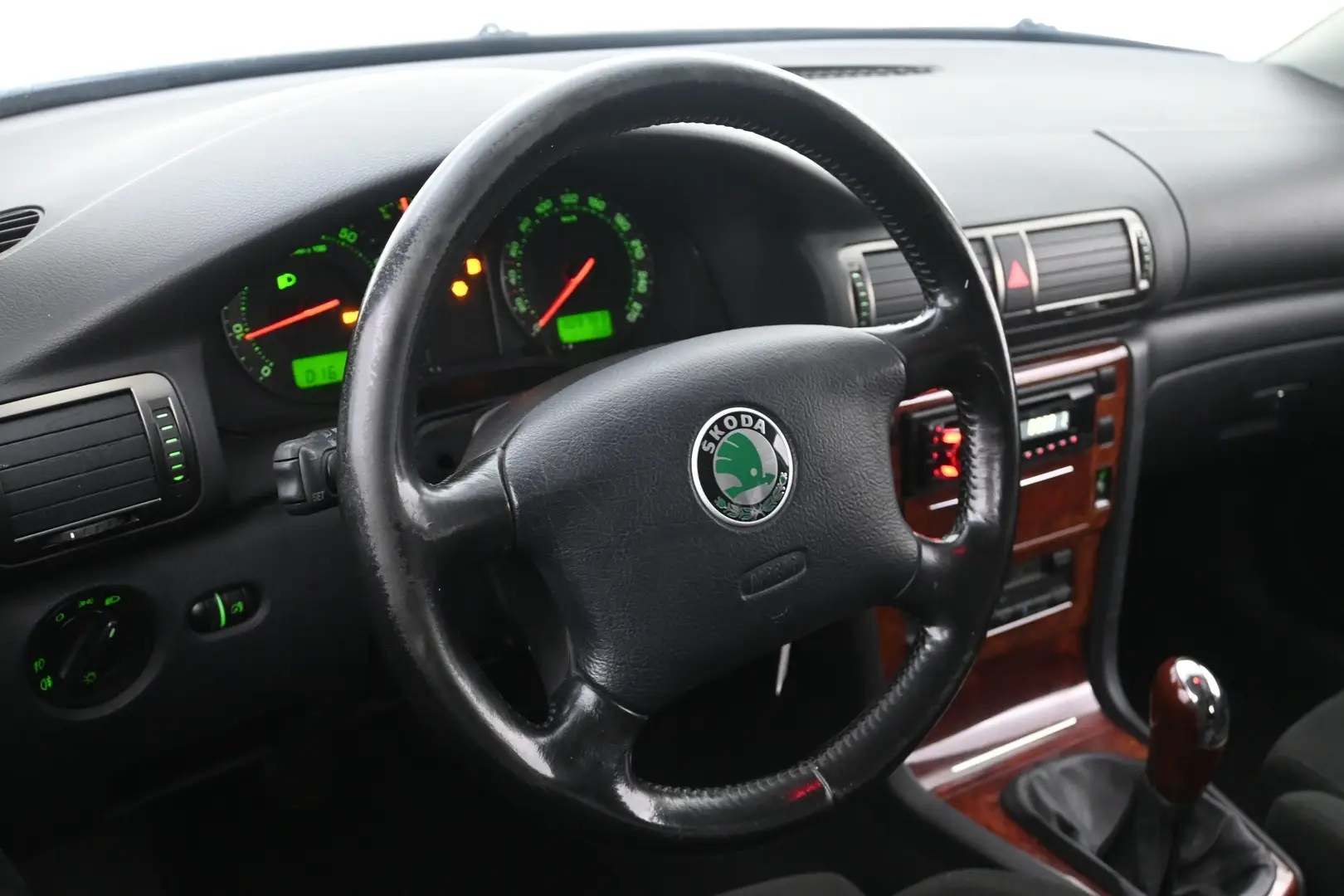 Car Image - 3P8L5yaBw9gZ9ePJKQHSRh