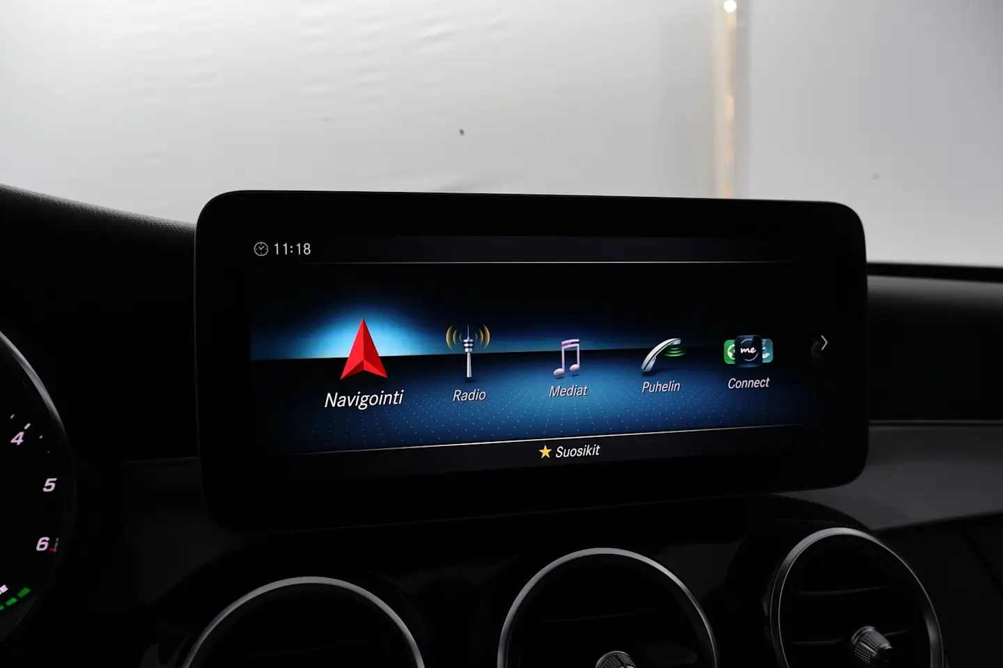 Car Image - vy95LyrUhFN5wewmFlvF1