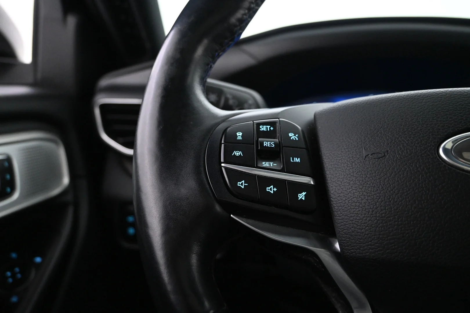 Car Image - 3tUXM4OLHujTWzotbVIg0Y
