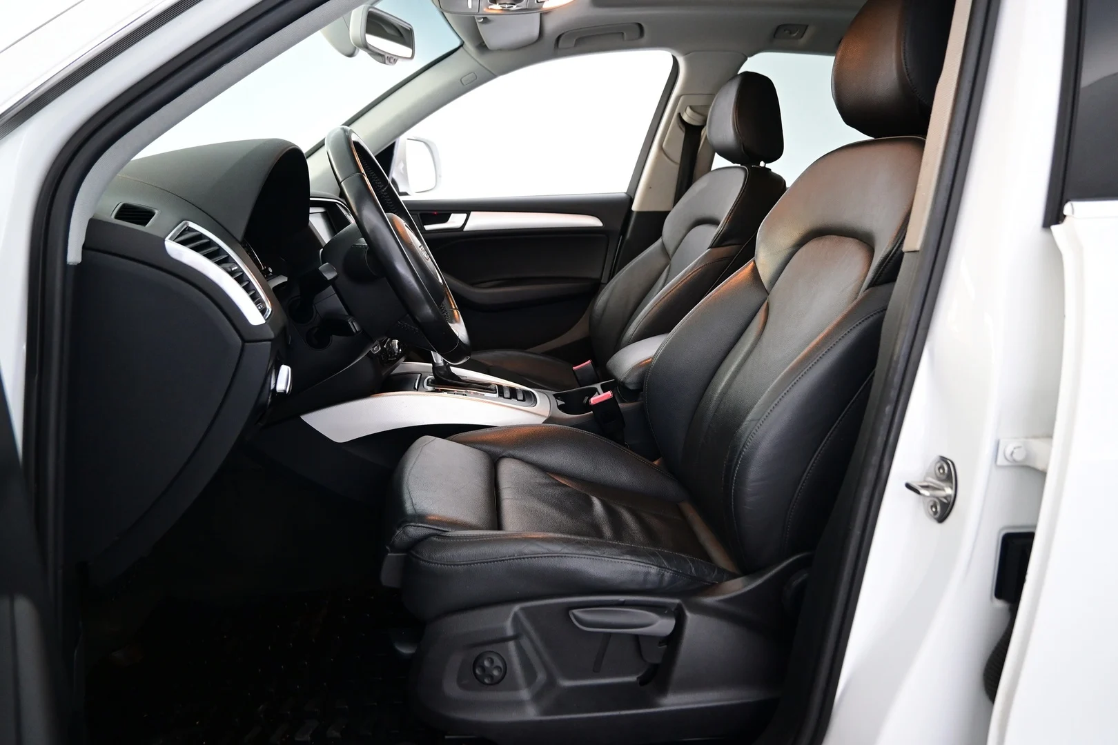 Car Image - 5NrORp6YWYcM9XcliTWKUP