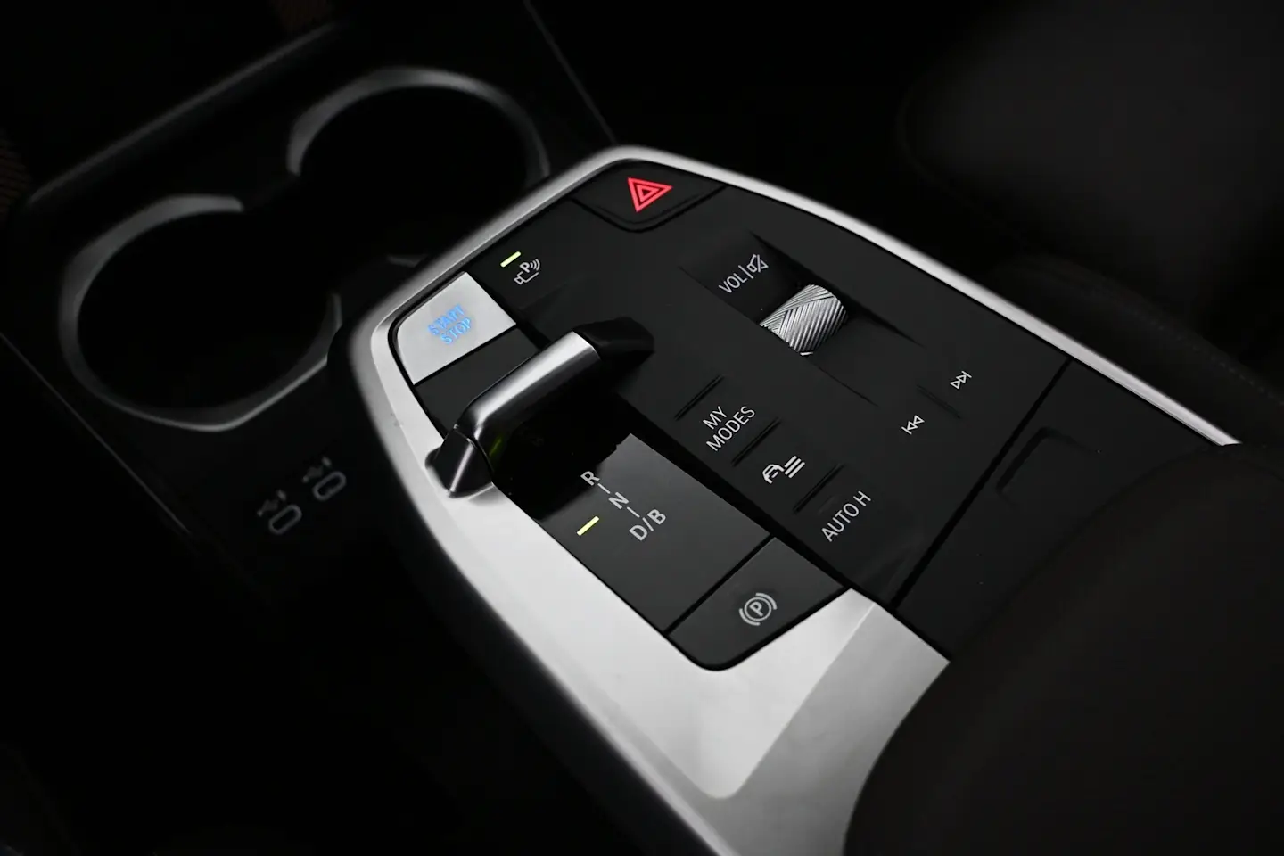 Car Image - 12JlXNuBvzFuqh9KMbnke6
