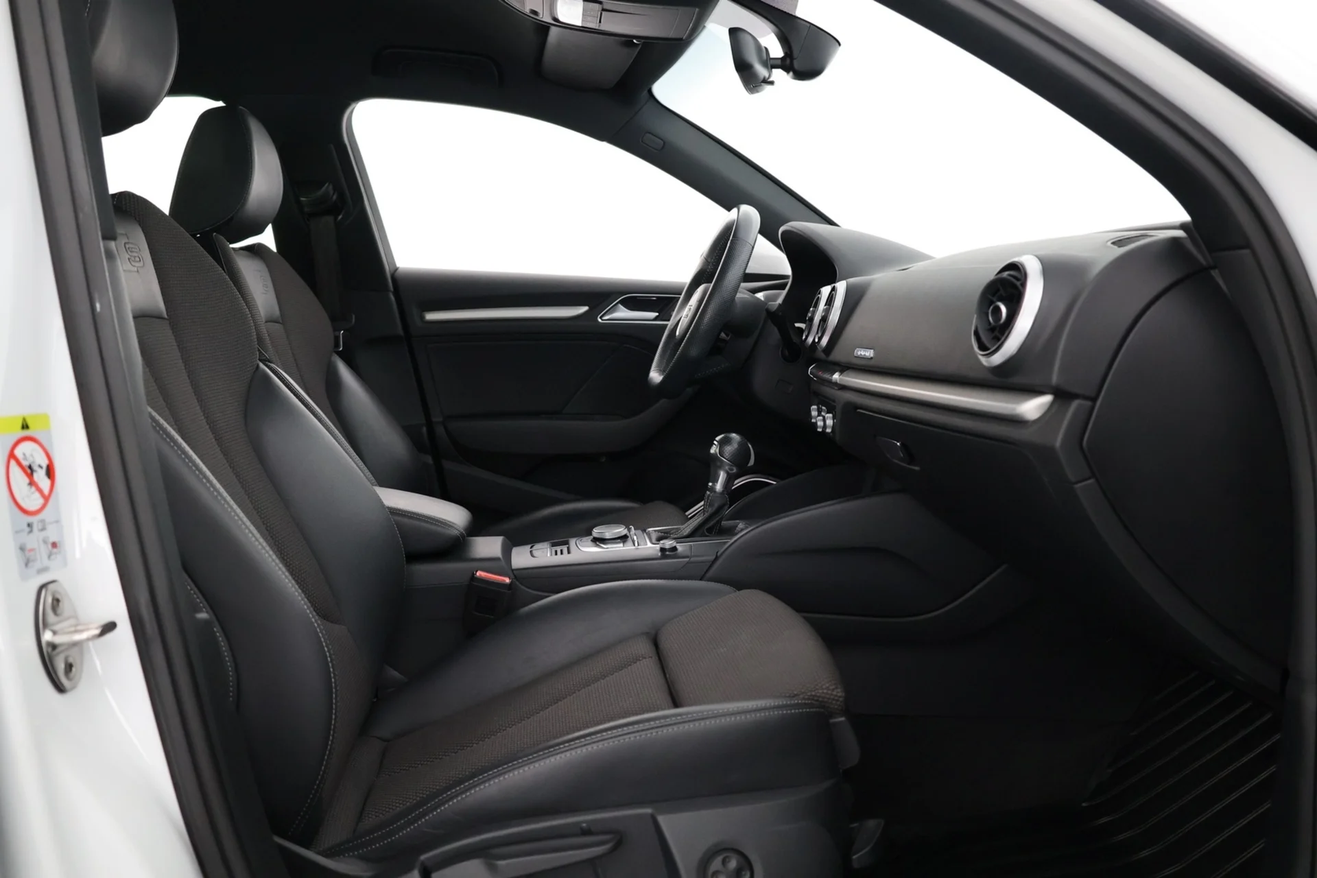 Car Image - 34ectiUITQ8F21zkDoXO47