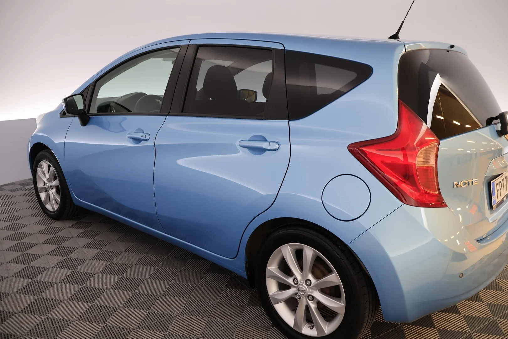 Car Image - 3H6x2Y1WVVvlHgfOR44MbY