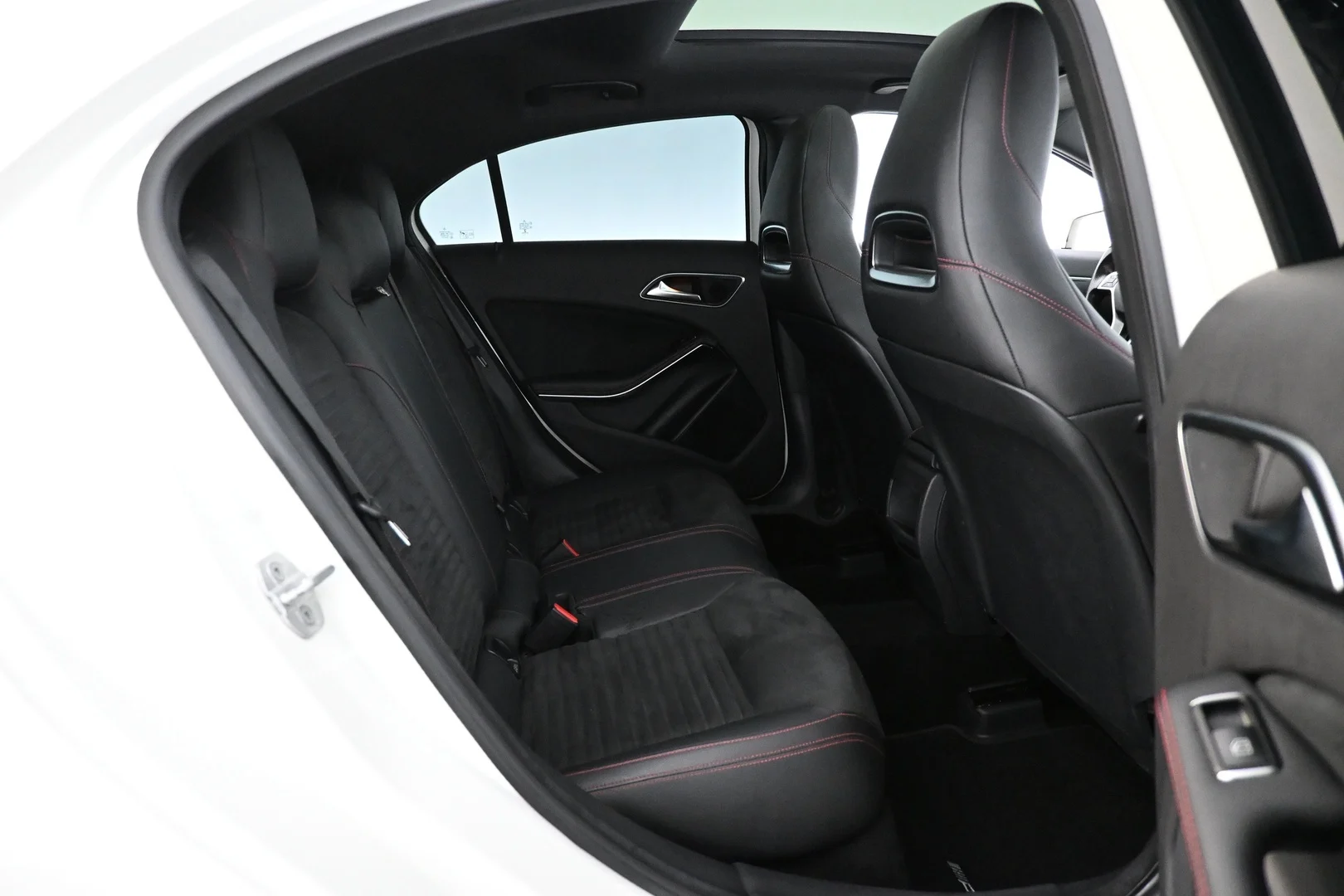 Car Image - CdHWxLMcfTzgBgPoOFqo9