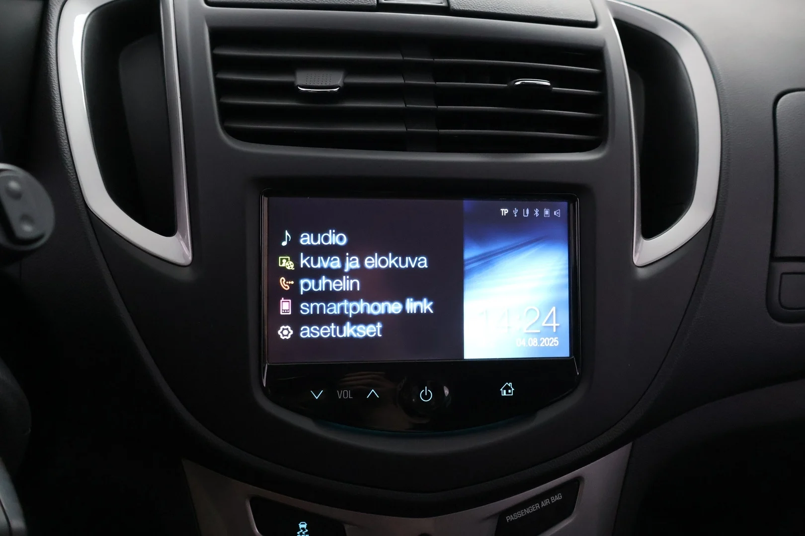 Car Image - 3yjVzNmhzm6o9k94Efhlq2