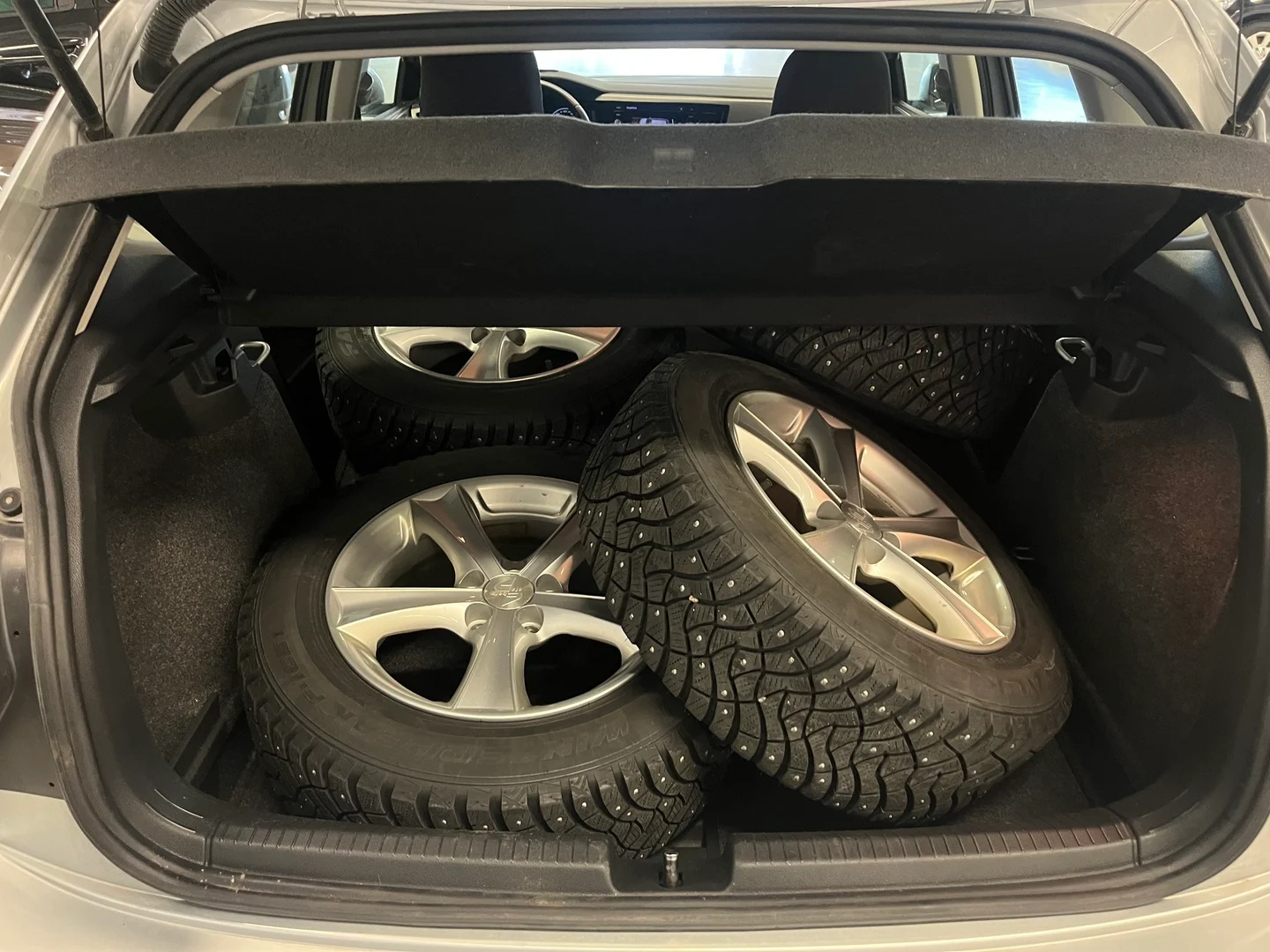 Car Image - 5LG4nS386cEfgvbYPtTG3j