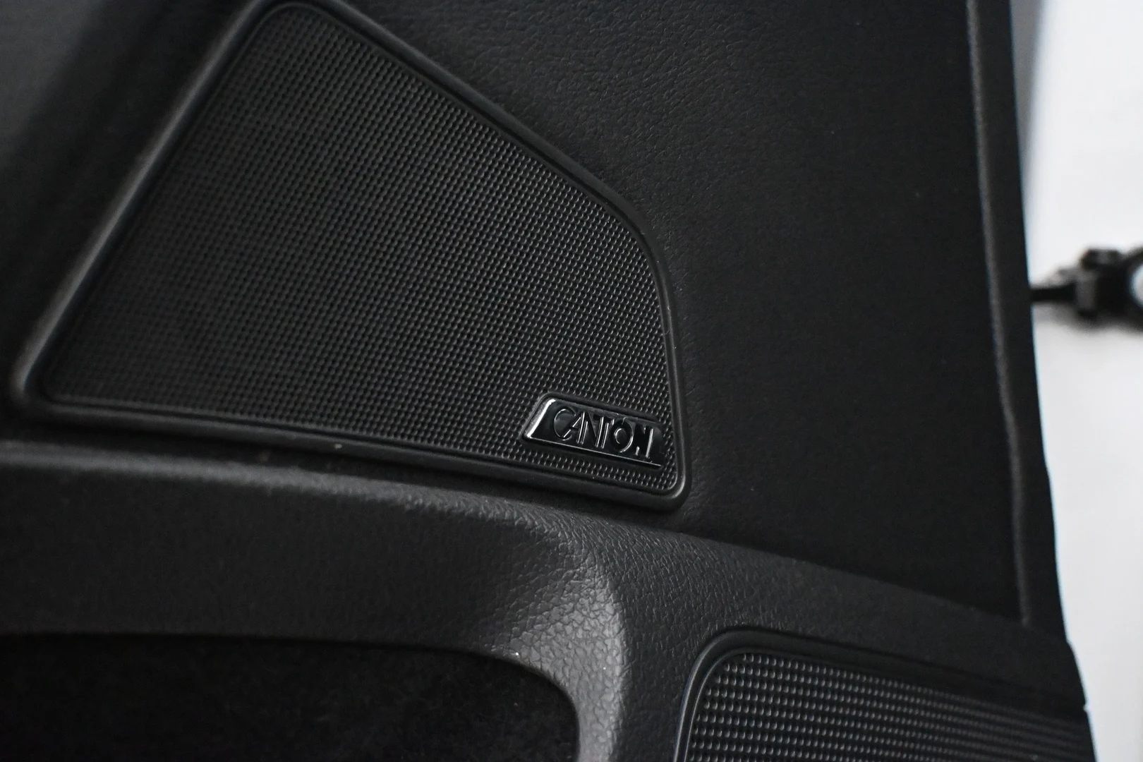 Car Image - 4l6YiS1ywvjkikTaTvpOq8