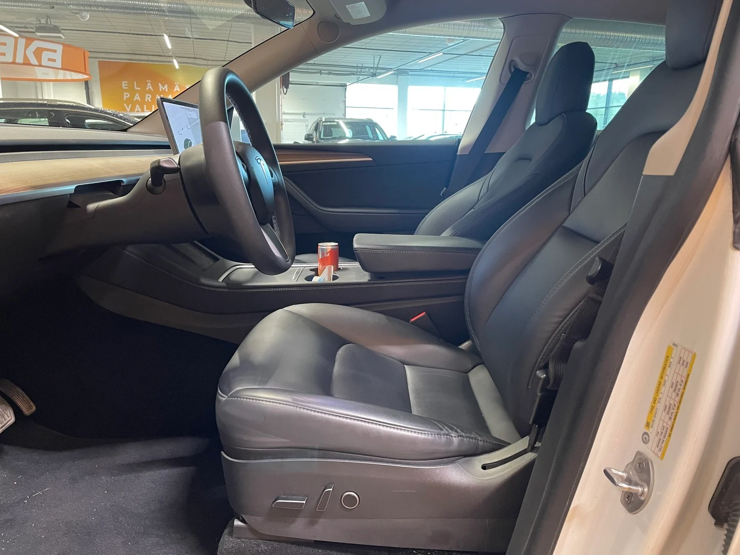Car Image - 7E2IKaOAjS0va52UR5r25d