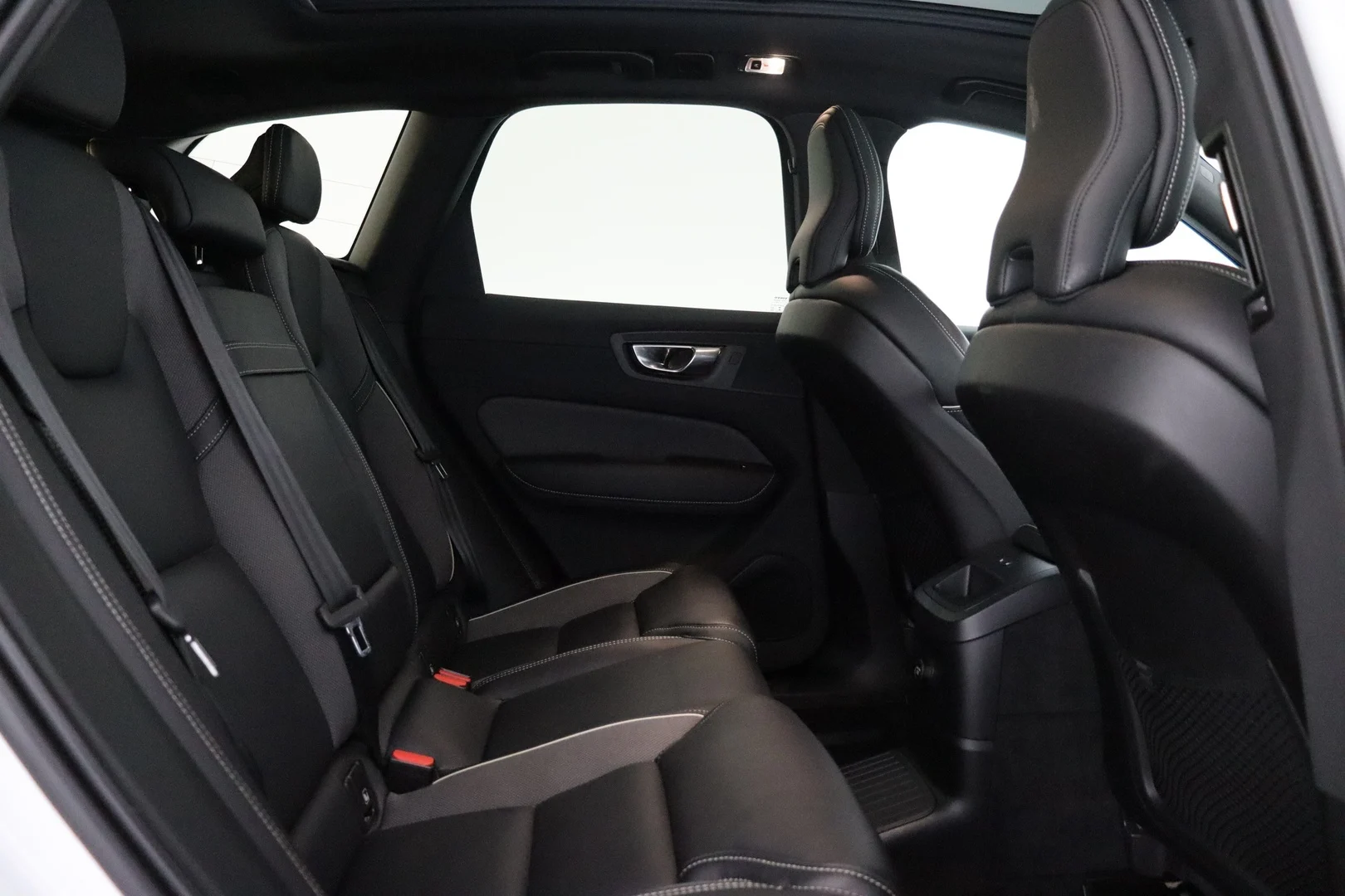 Car Image - AVsrydKDwcewLkVky9puJ