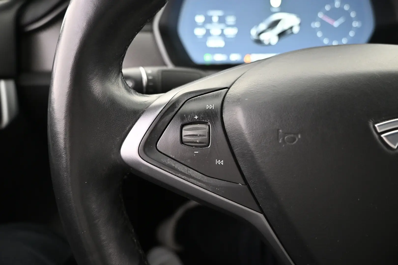 Car Image - 5pkijbN3u692SmJrPrC8sO