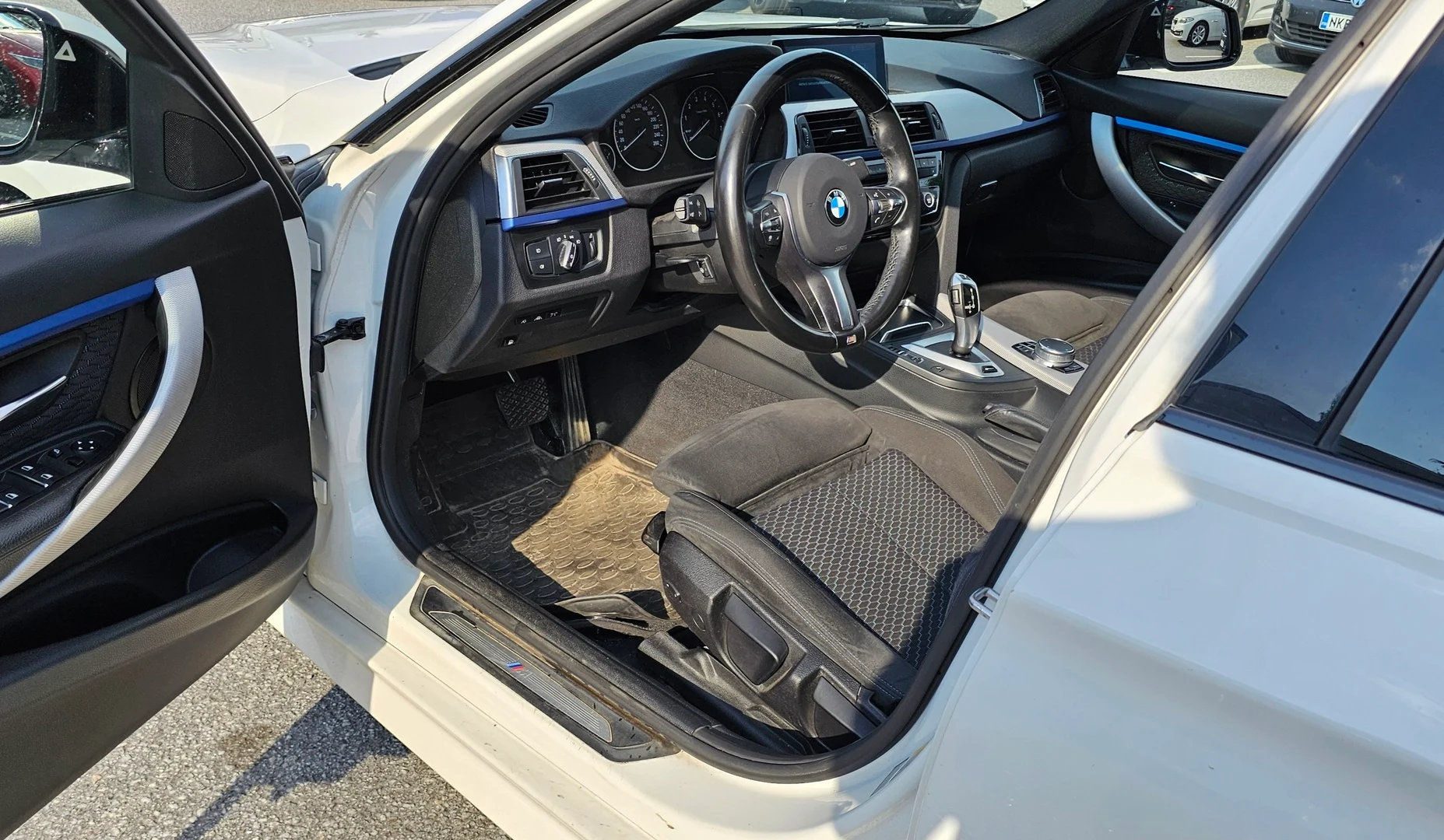 Car Image - 2JbHthMQphIXd1srjTPyvt