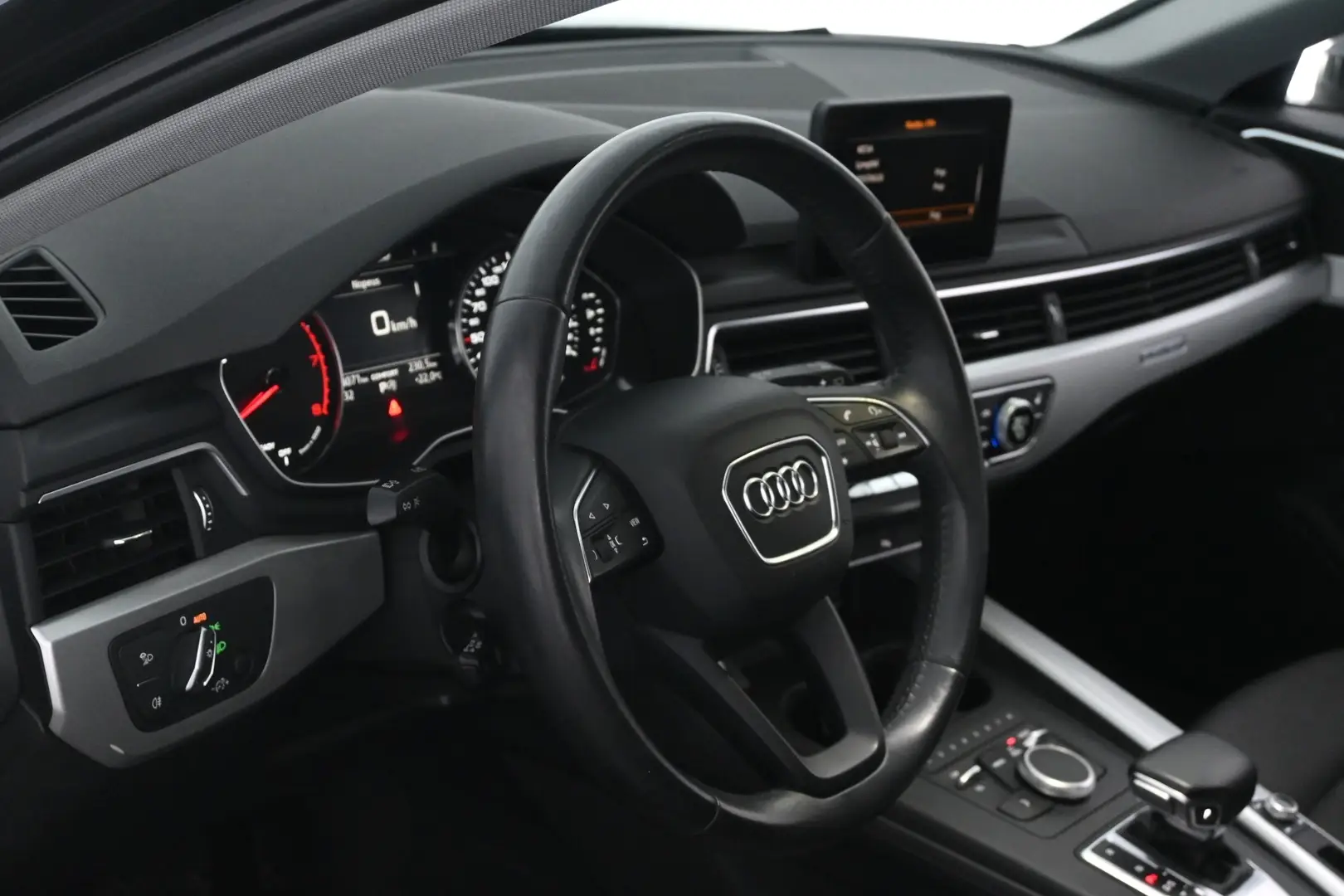 Car Image - 6u8tszWH7CVRVhg9nFHfzb