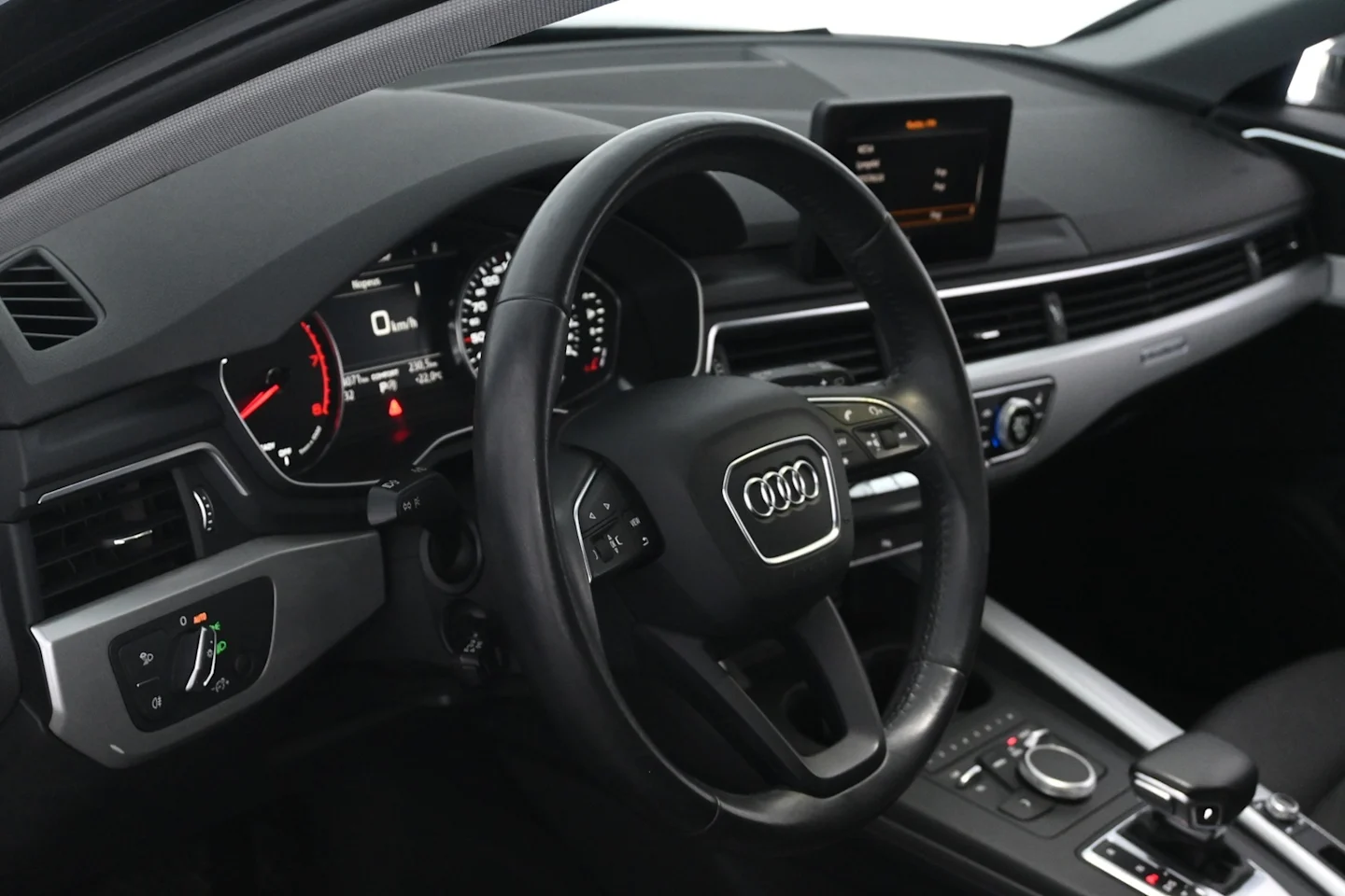 Car Image - 6u8tszWH7CVRVhg9nFHfzb