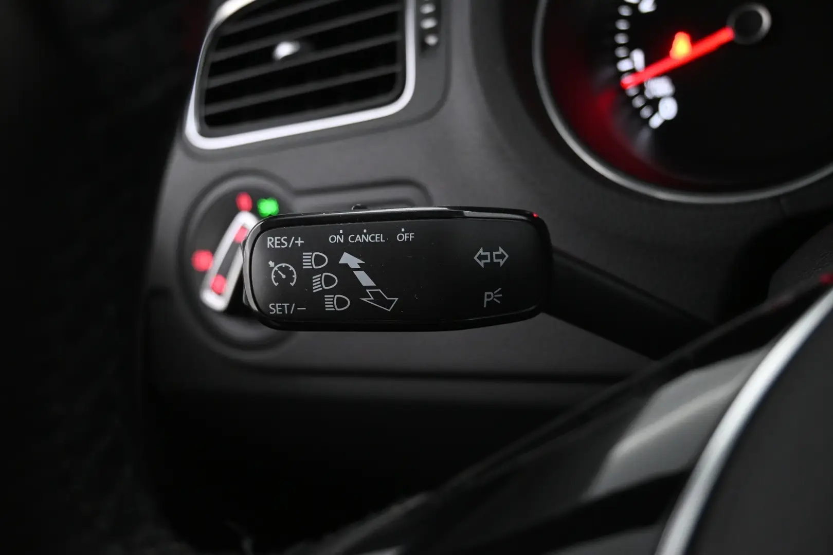Car Image - 75i7KUBfFo7dNiQKh3FAZJ