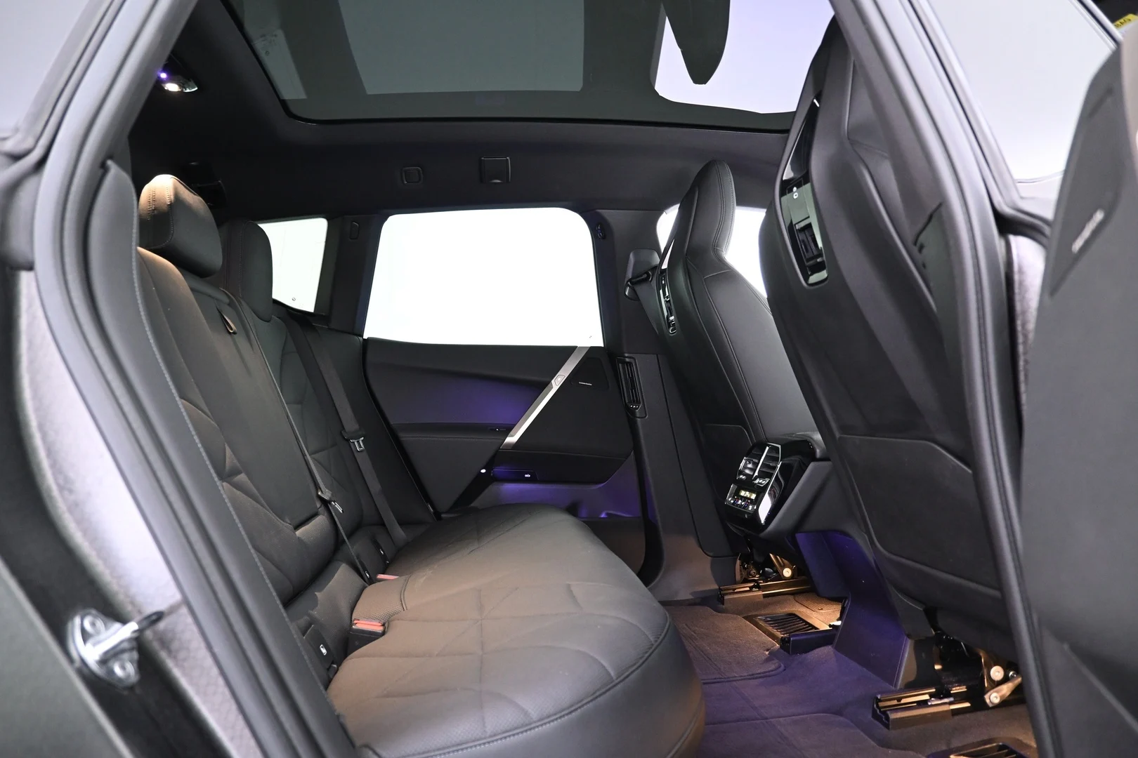 Car Image - 3LESQkJxhOENf3W5RFI6Kp