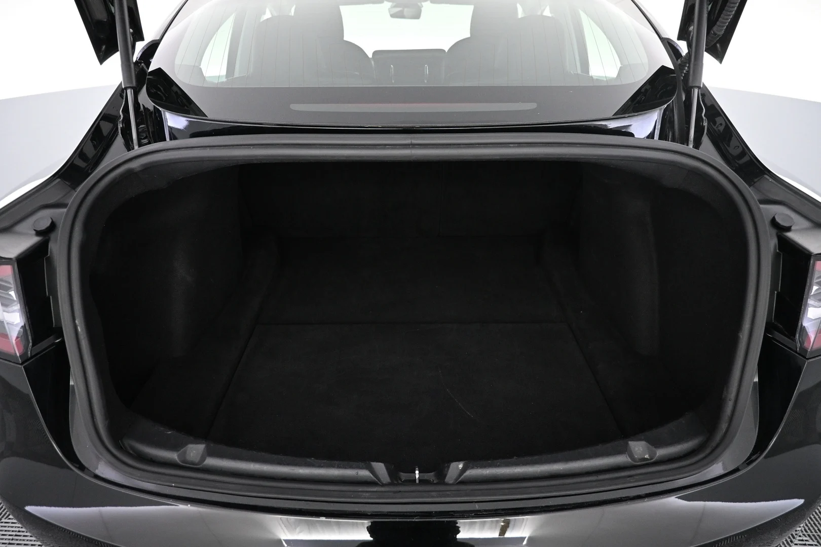Car Image - 4xH3UEEFbiyShmF2sI12MD