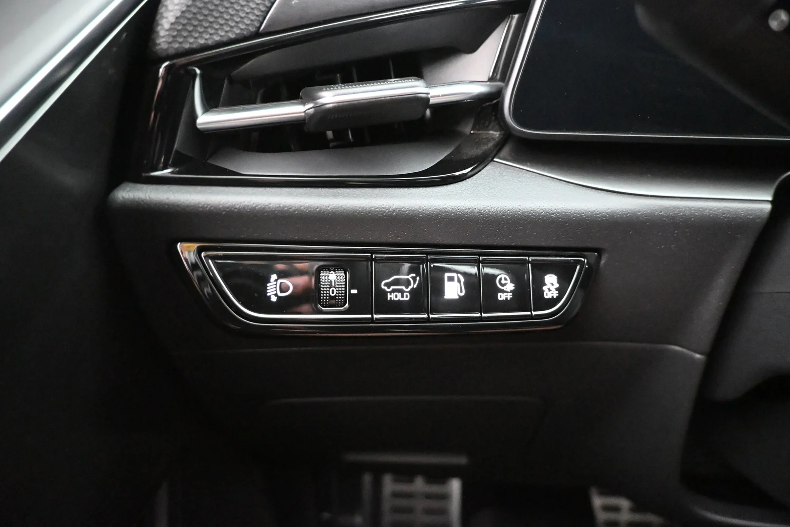 Car Image - 3c08YlzUougQkd9UJLWsWo