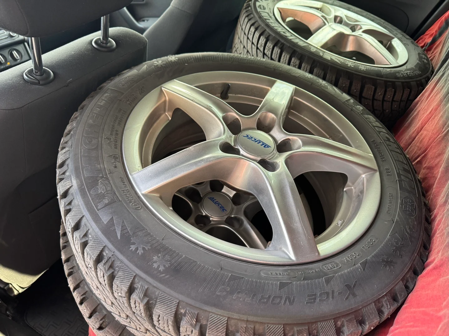 Car Image - 3HxYHUVsIEwQ16EWnYQBr0