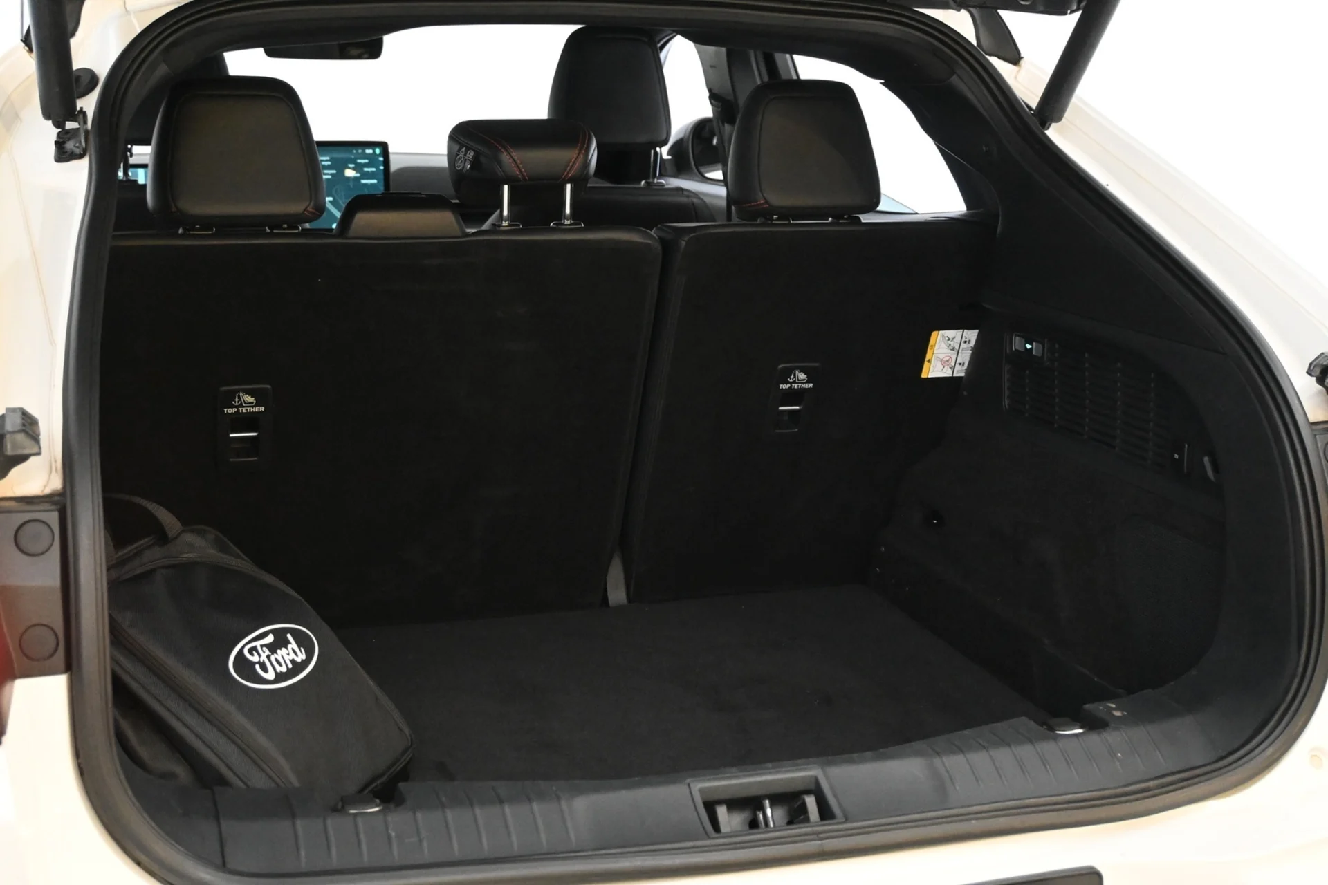 Car Image - 2I2tR4ryqL9iLbxJT3yv1j