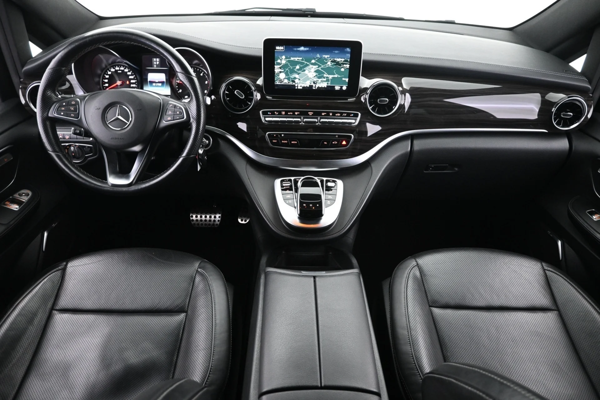 Car Image - 6LTBMJMbEvCBAZxyZuibWL