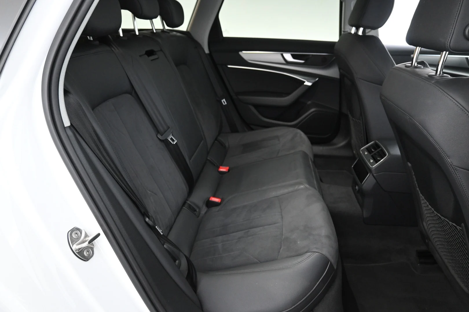 Car Image - 4Oc2hT5qLPFWWkIOxfD4Rr