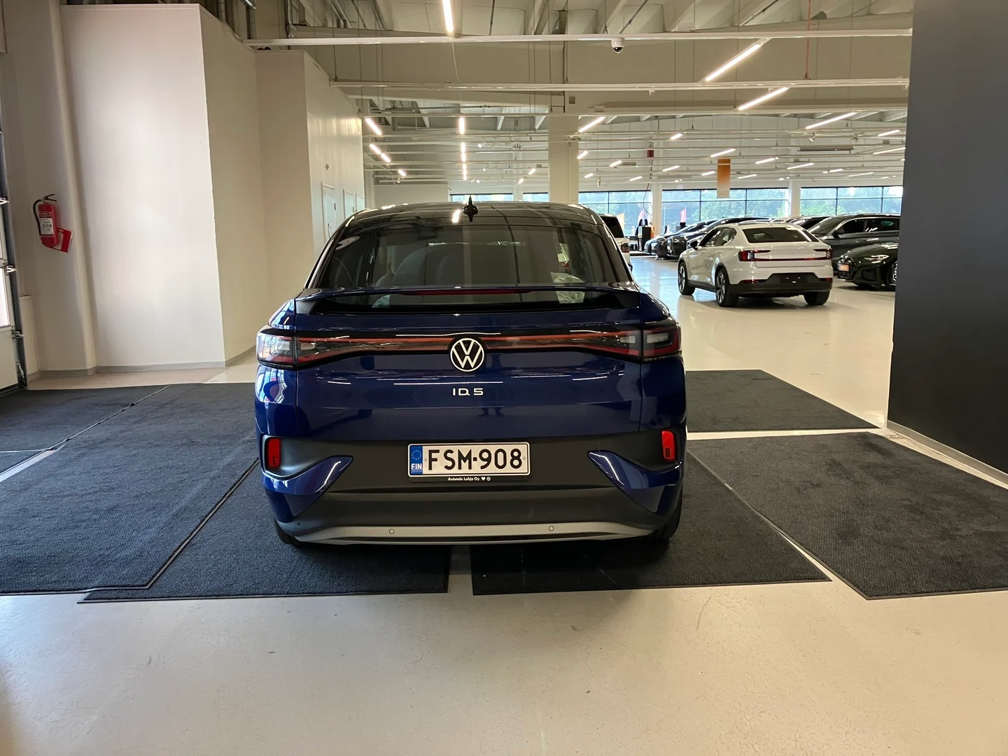 Car Image - 6w76x2zos2FLSTIoNMvY8G