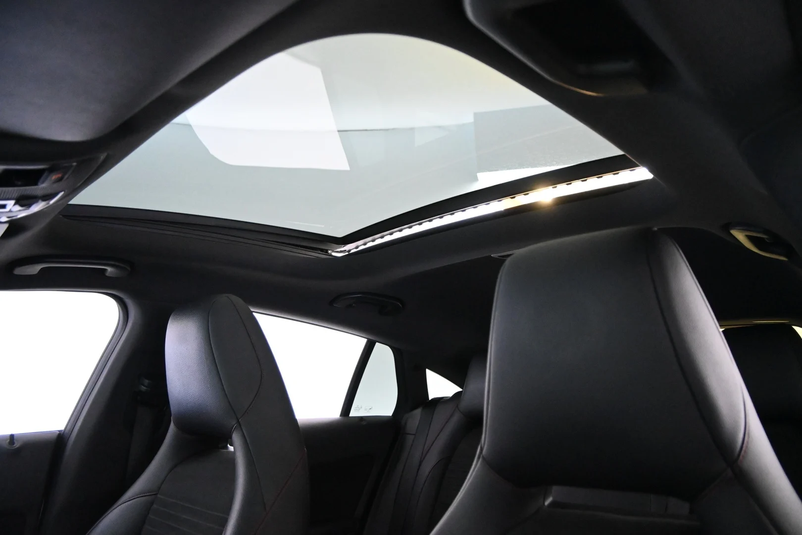 Car Image - 6IPkIGgoeb7jSvDNhLBKkJ
