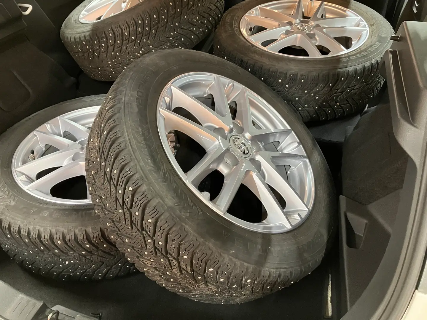 Car Image - 6iGRdoO4QLL6ocuPkFvq2E