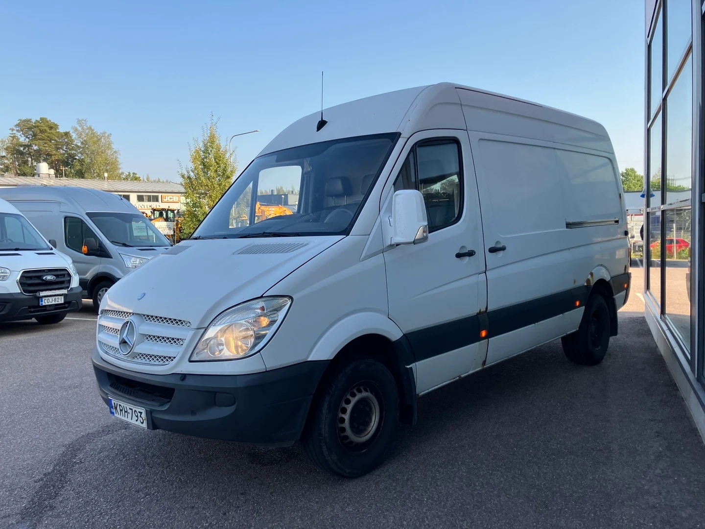Car Image - 1vKdP1f2YLbZbfKUsz8Lih