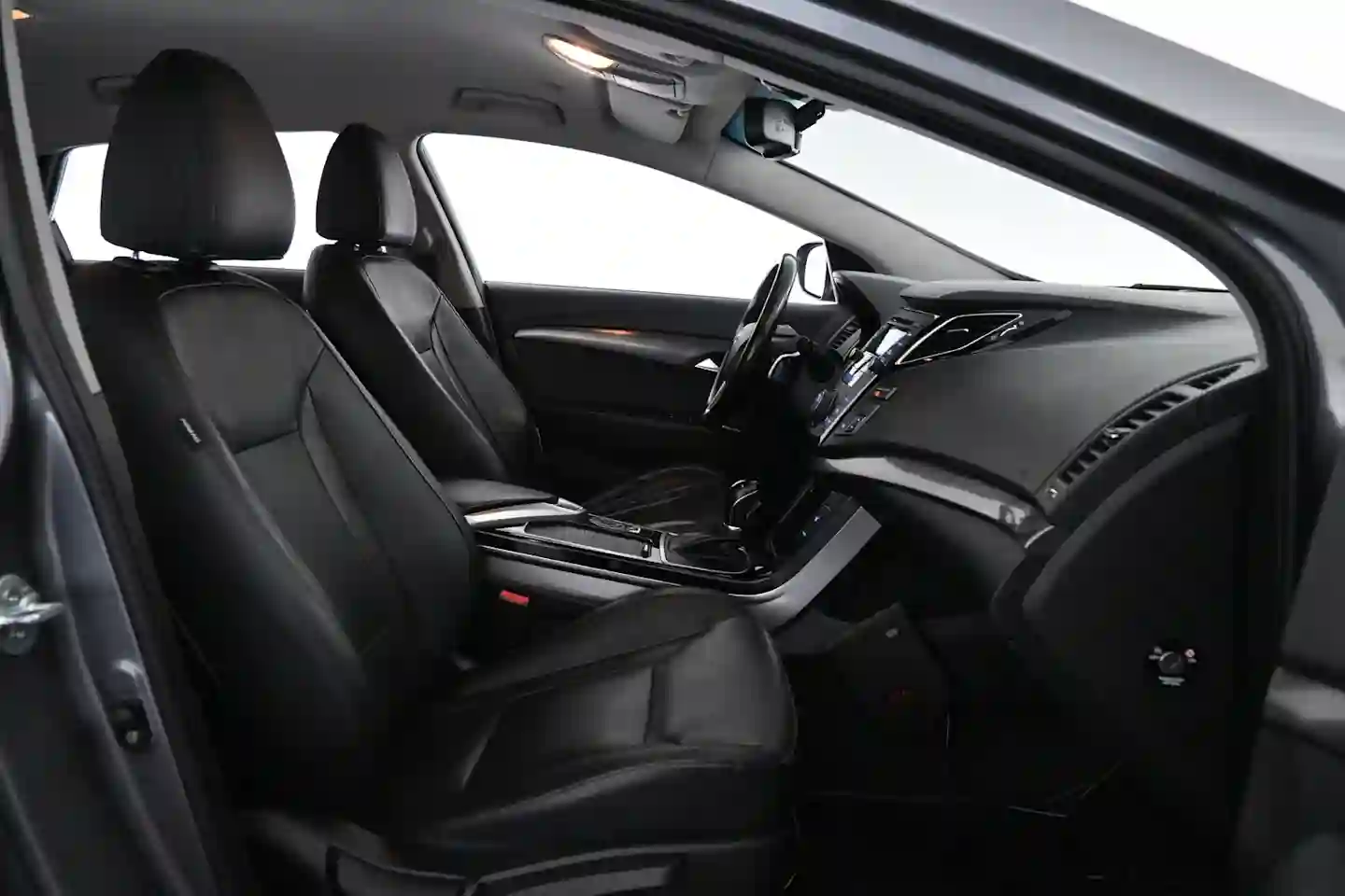 Car Image - 67lDgxFYsF8c4OdE6o2lP5