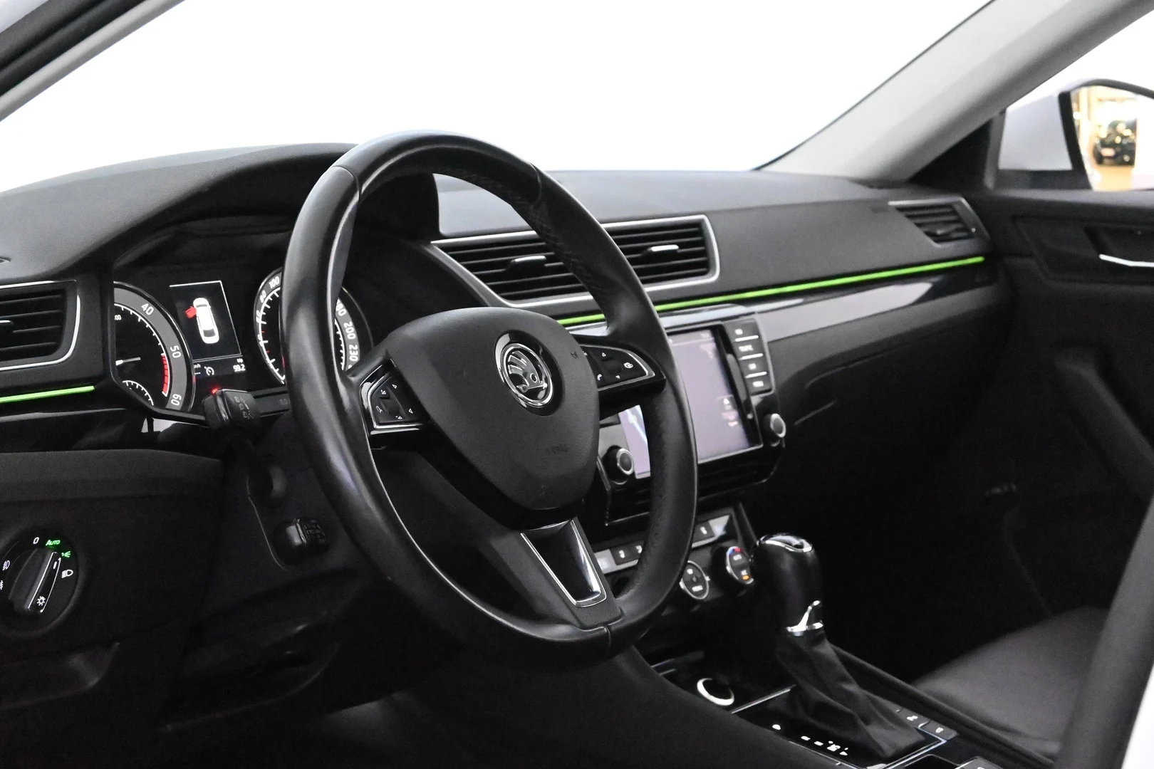 Car Image - 3cg8e9y12WzkCdigtxznQv