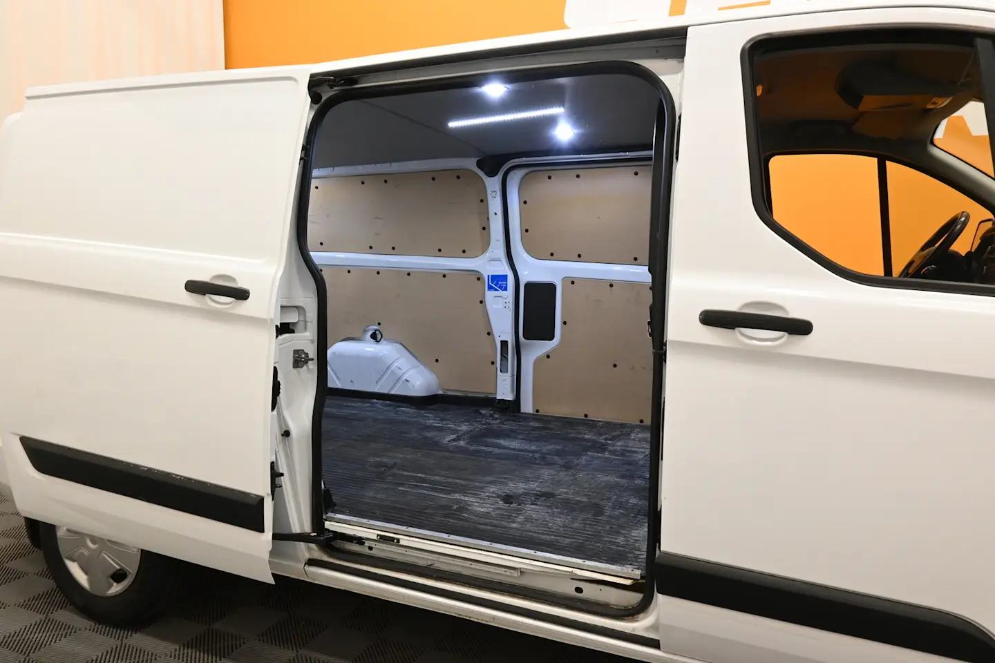 Car Image - 75aId8OPyqwtGSgqX0FqRS