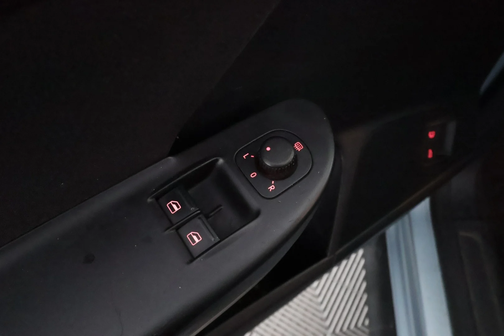 Car Image - 5XGtDcDlH7wGq30MmwHYoQ