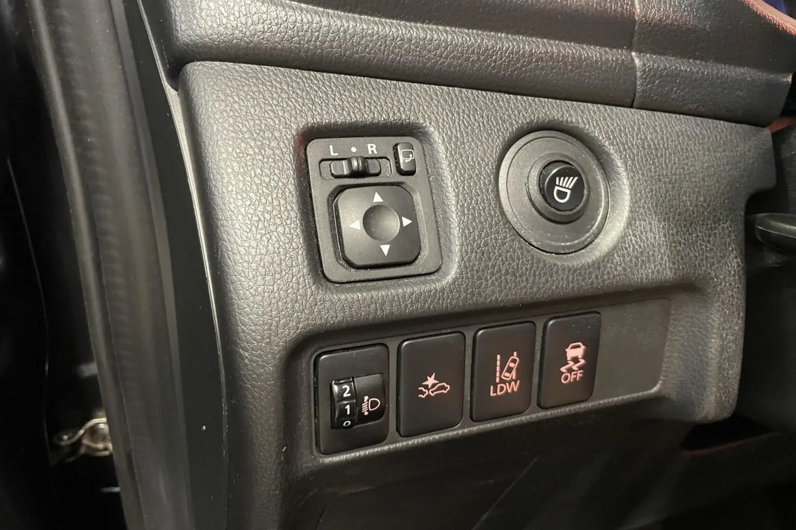 Car Image - 48XCJ5aXQrvm38ugHYwuGc