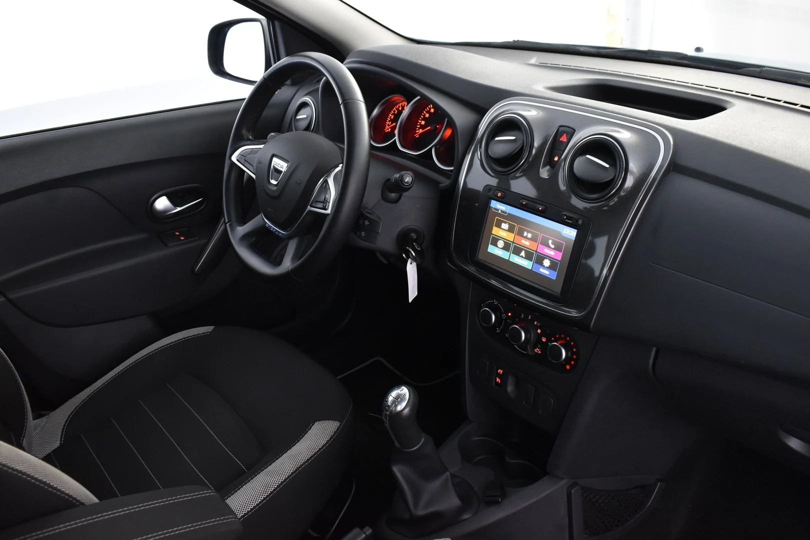 Car Image - 7395ZJDgVPdUixFmiXX5uN
