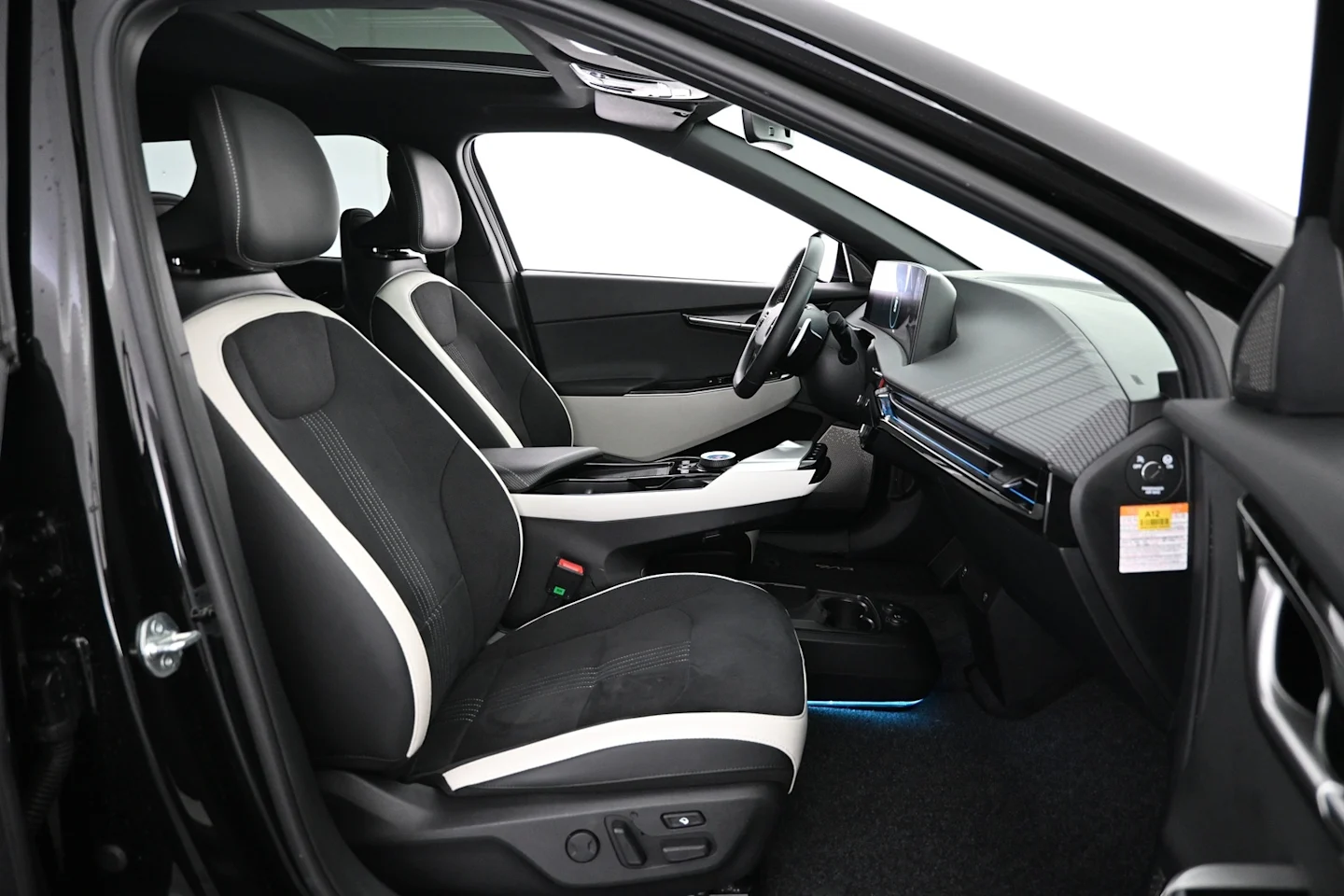 Car Image - 3TyiBY2lCol9xh9y7TNQeK