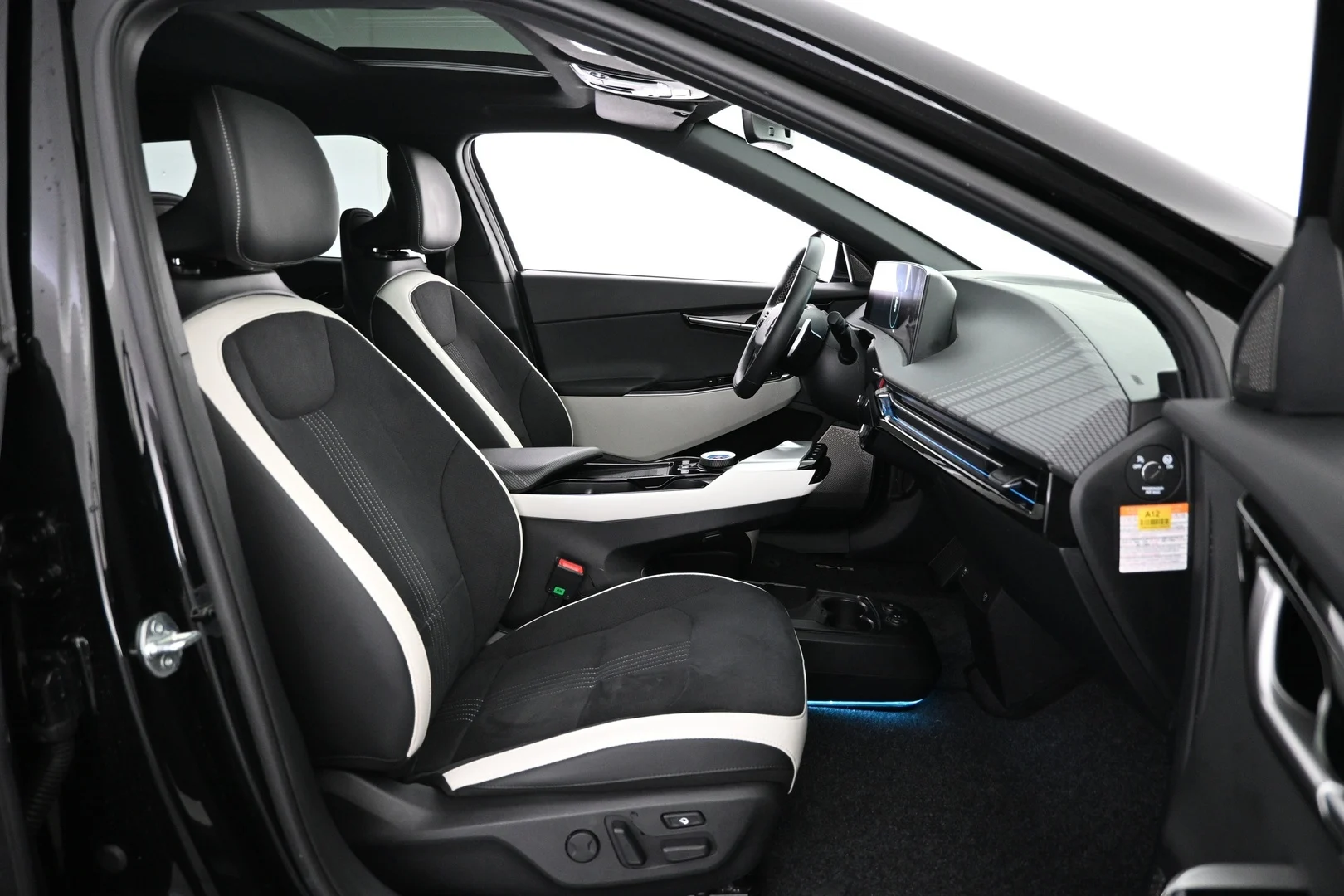 Car Image - 3TyiBY2lCol9xh9y7TNQeK